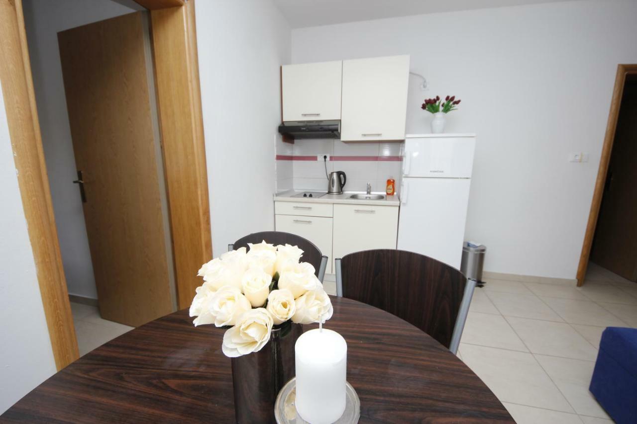 Apartmani Znaor Baška Voda Dış mekan fotoğraf