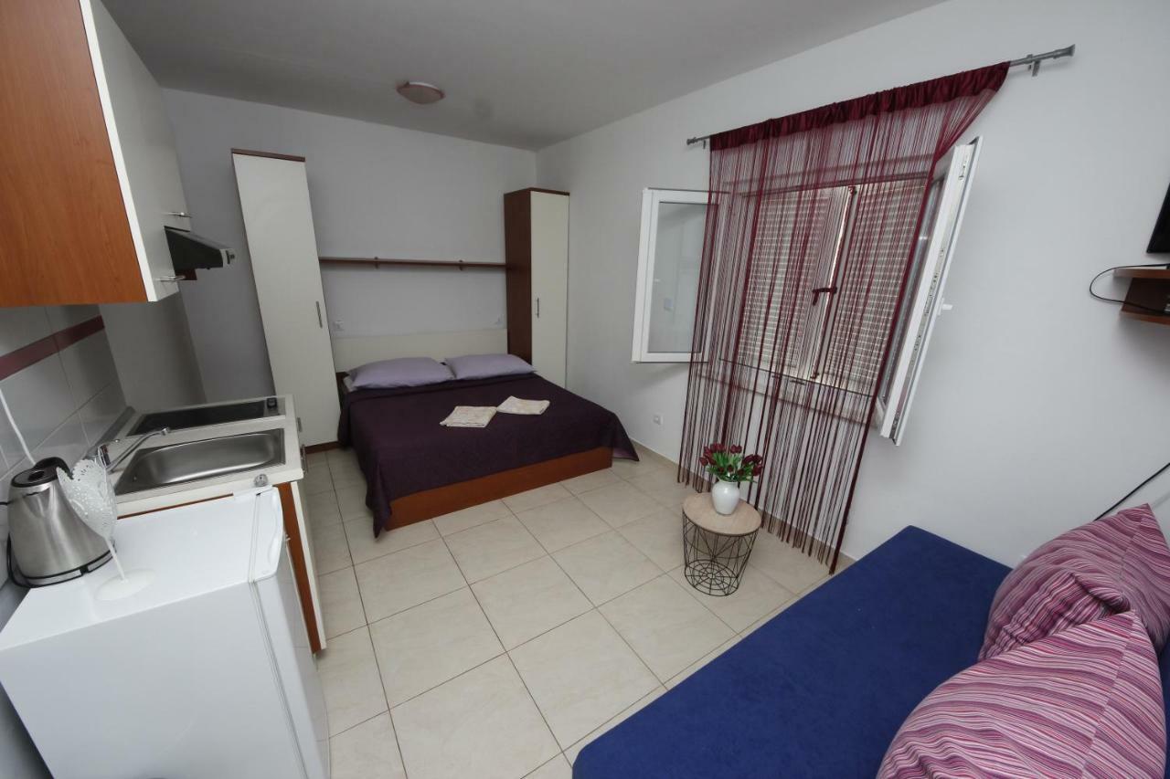 Apartmani Znaor Baška Voda Dış mekan fotoğraf