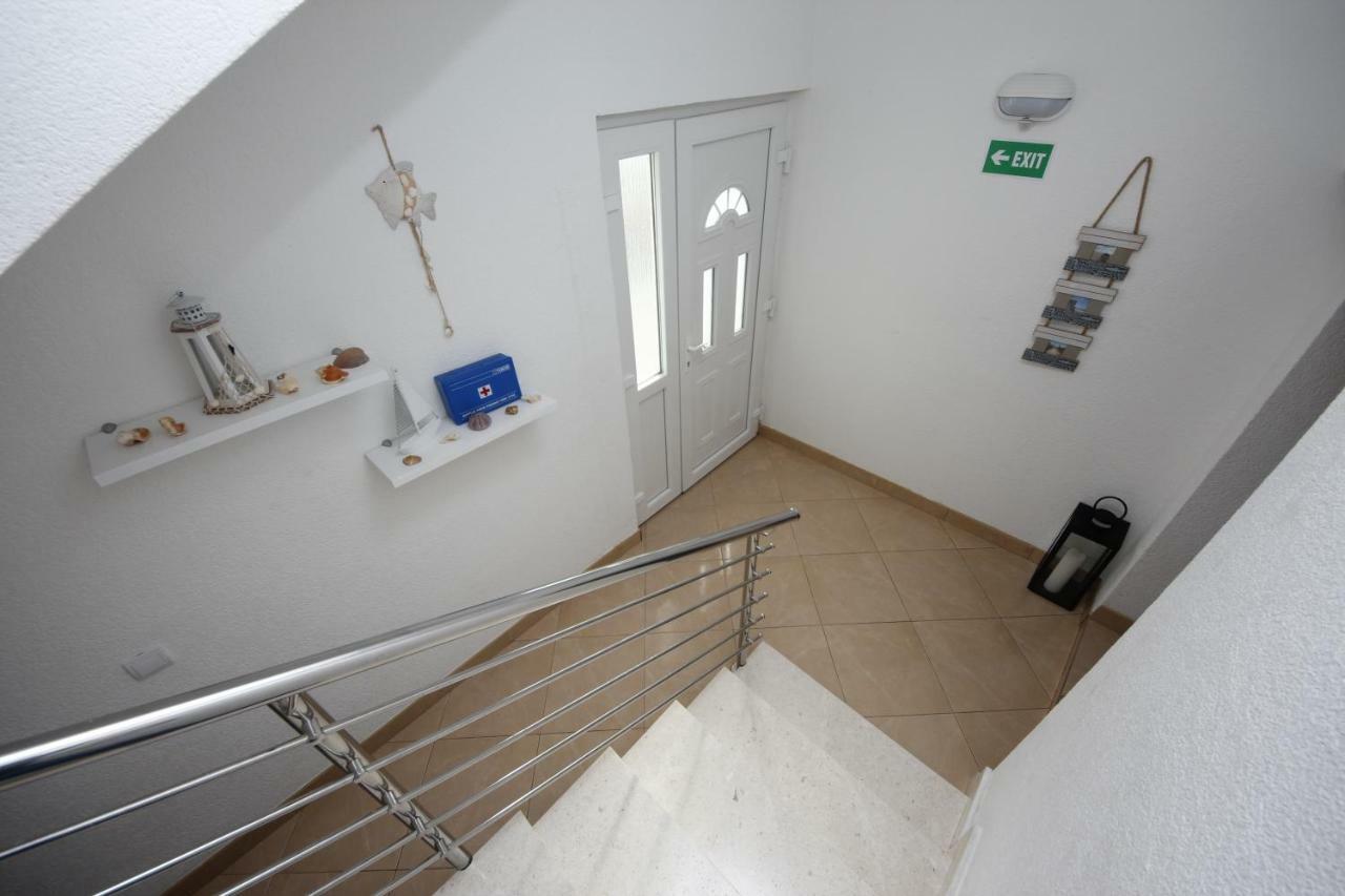 Apartmani Znaor Baška Voda Dış mekan fotoğraf