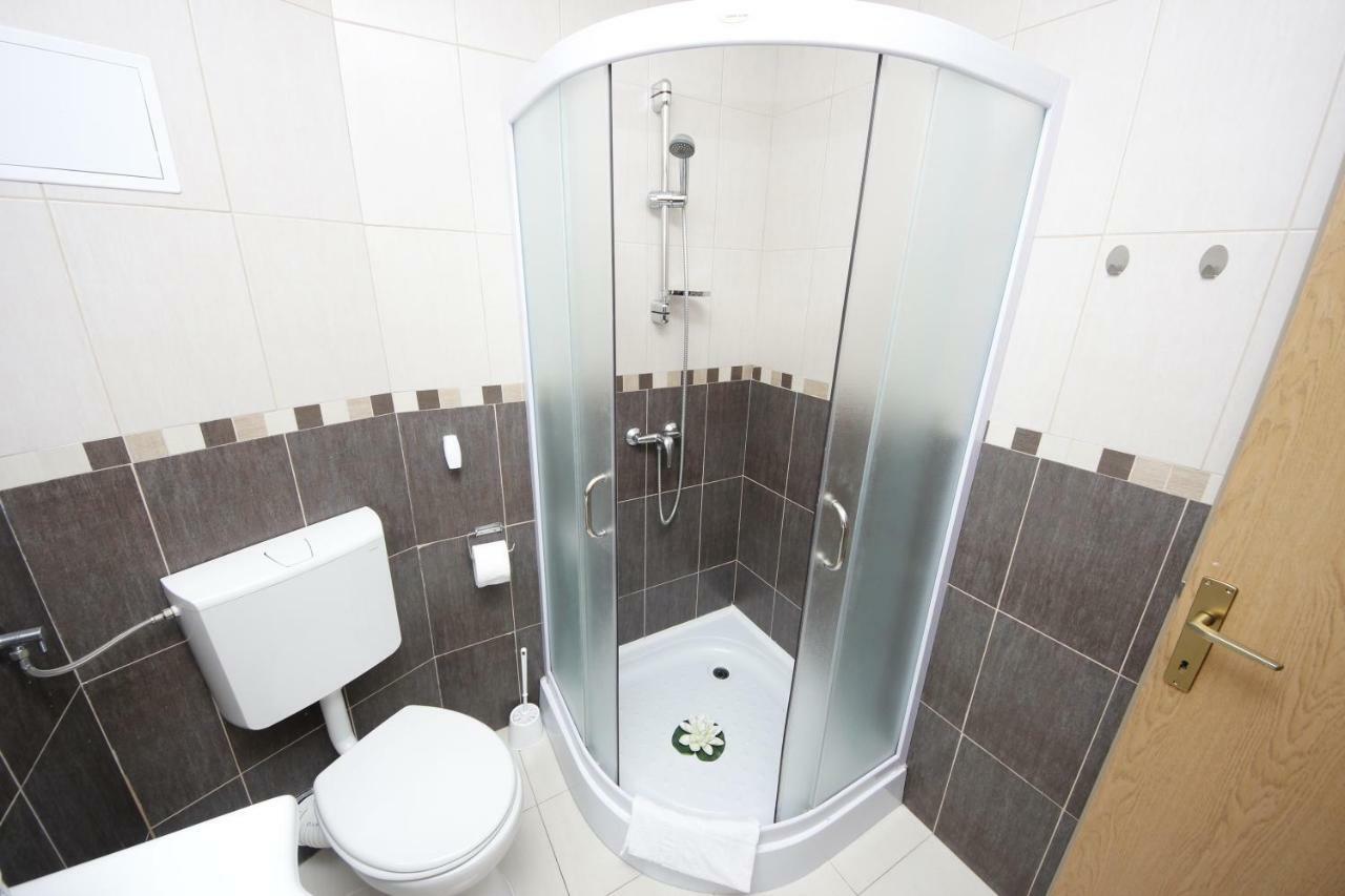 Apartmani Znaor Baška Voda Dış mekan fotoğraf